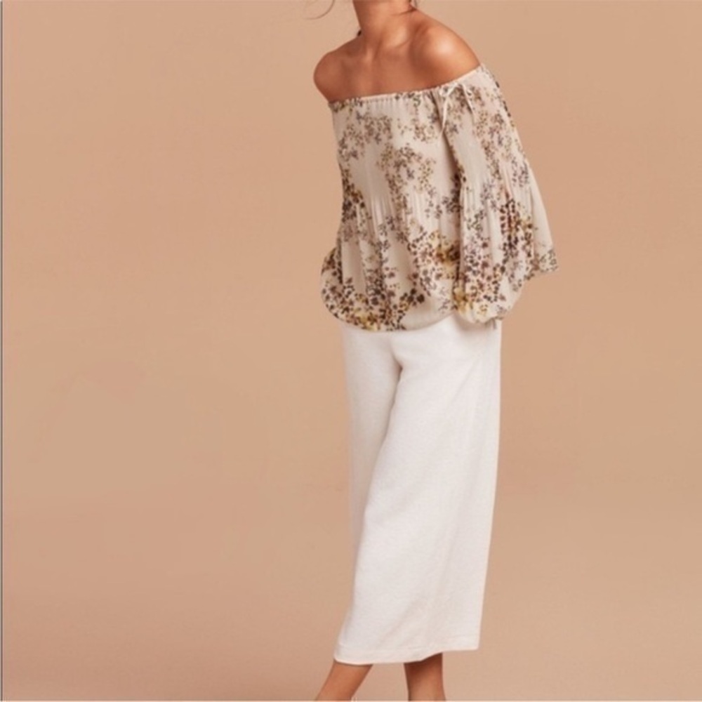 Wilfred | Long Sleeve Ribbed Floral Pattern Off The Shoulder Top